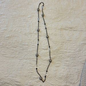 Long necklace with pearl and crystal detail